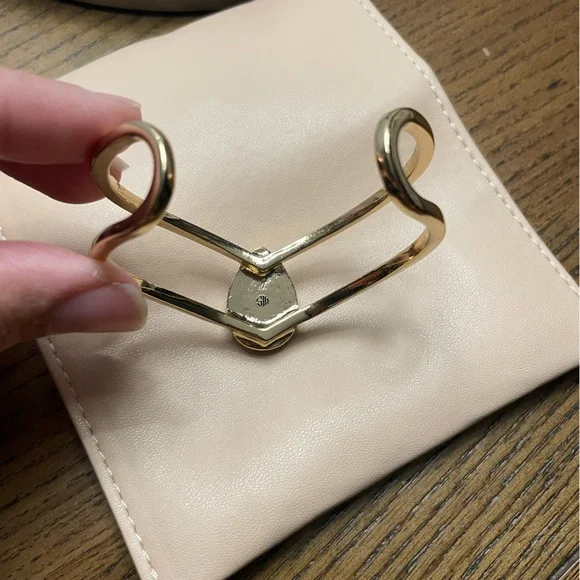 SAMANTHA WILLS WHITE HOWLITE BARDOT CUFF - Picture 2 of 2